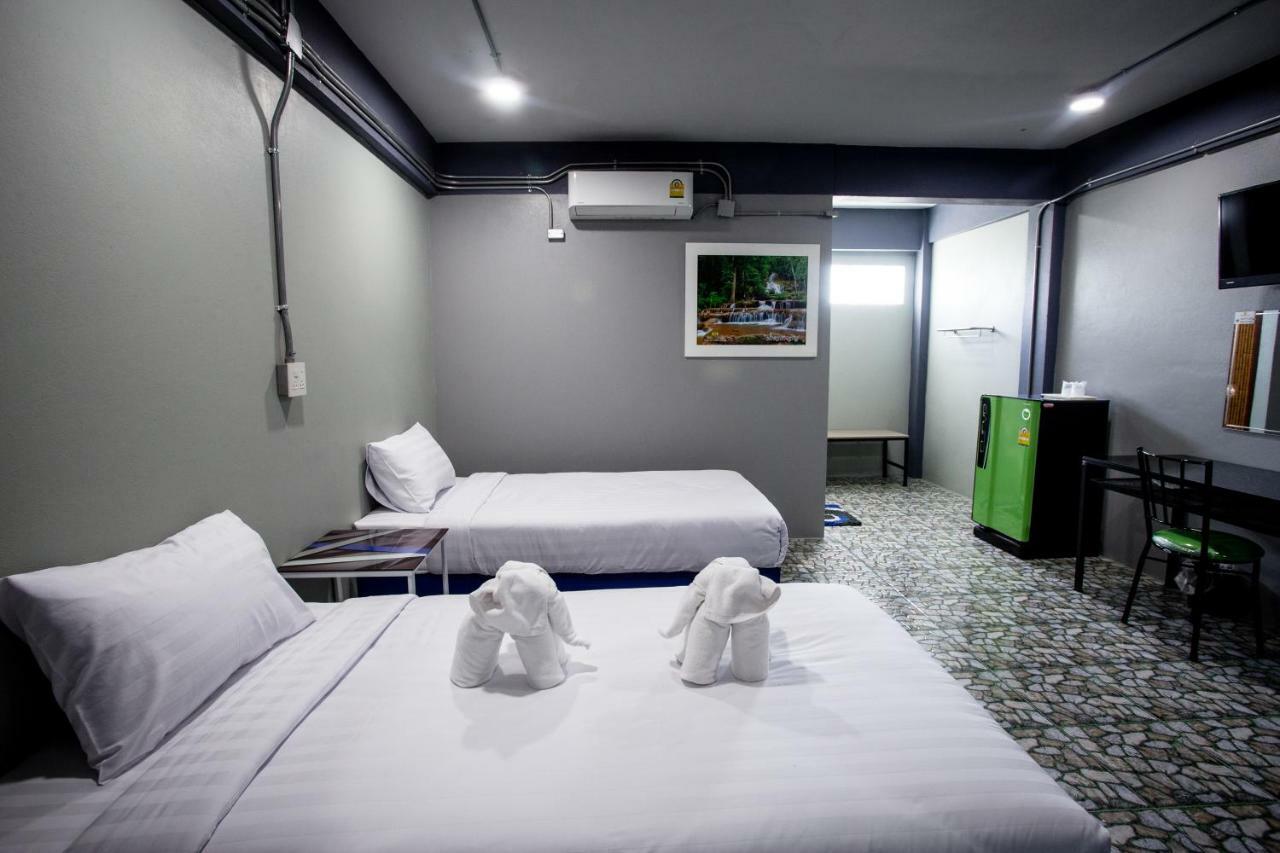 Baan Chang Hotel & Coffee House Tak Exterior photo